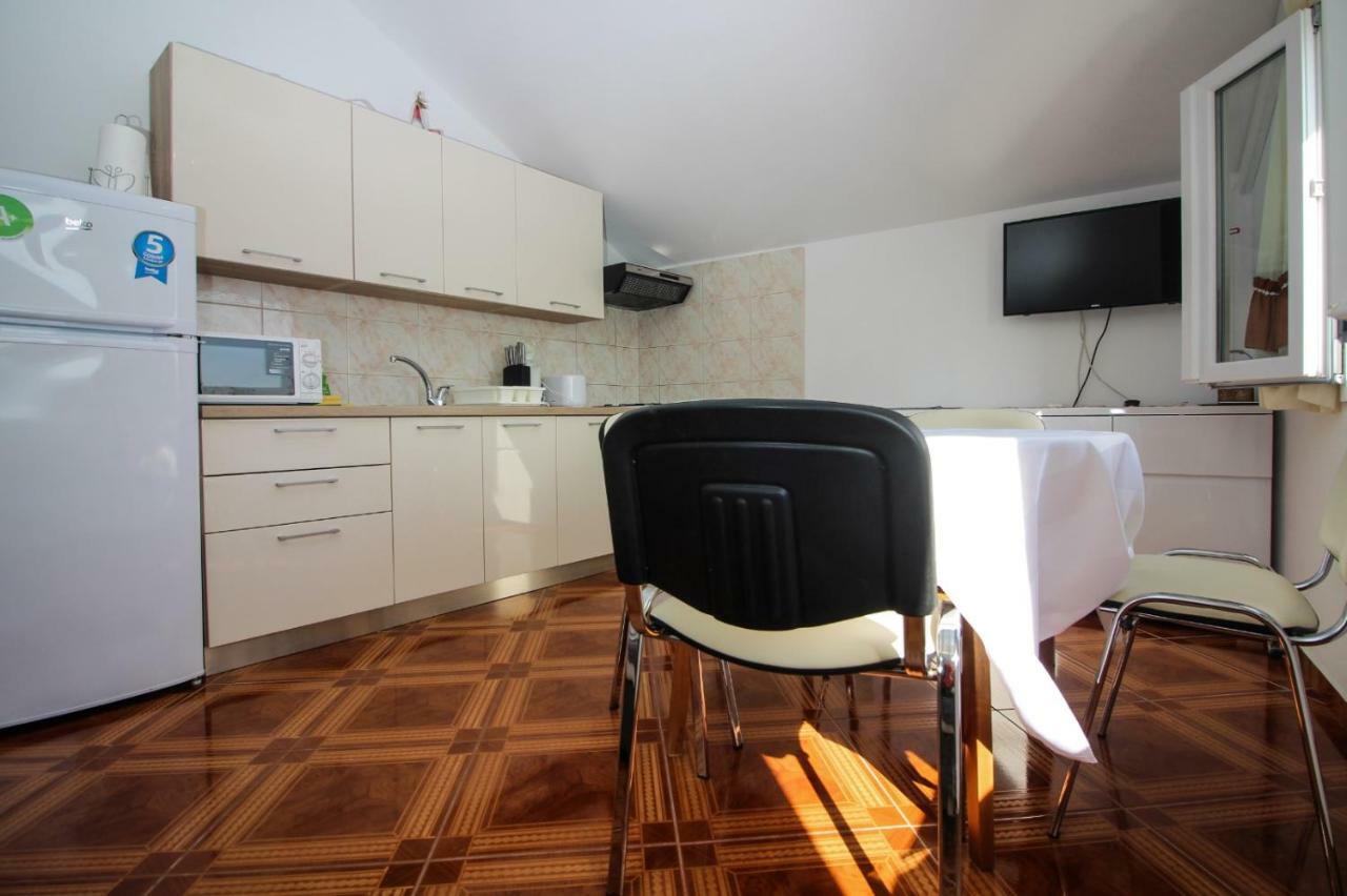 Apartmani Toni Poce Primošten المظهر الخارجي الصورة