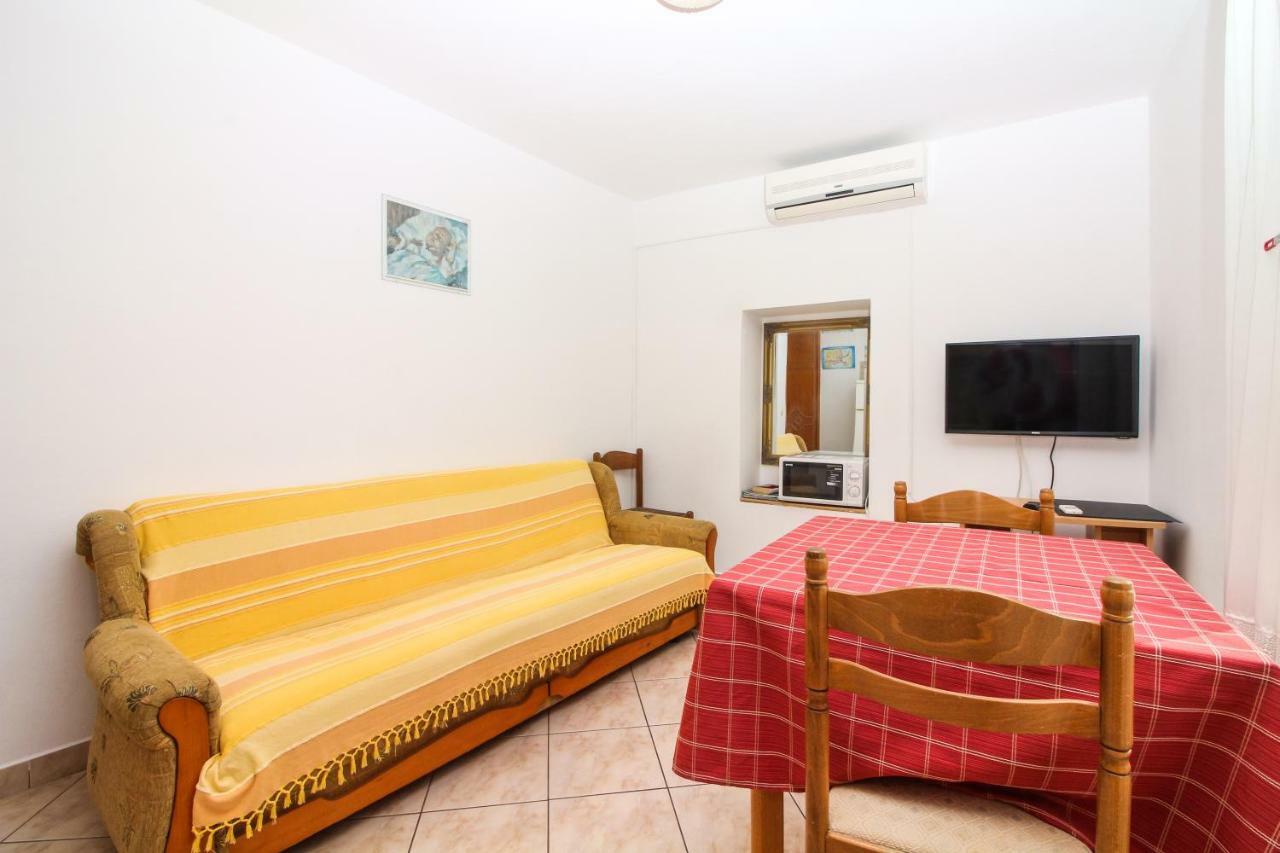 Apartmani Toni Poce Primošten المظهر الخارجي الصورة